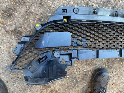 RANGE ROVER EVOQUE L551  2018-2024 GENUINE FRONT BUMPER LOWER GRILLE