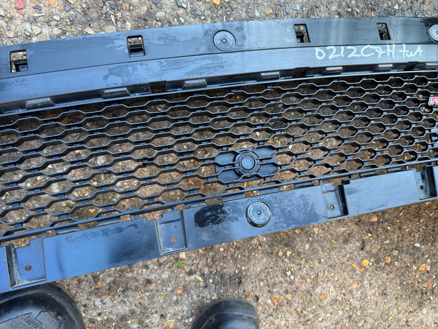 RANGE ROVER EVOQUE L551  2018-2024 GENUINE FRONT BUMPER LOWER GRILLE