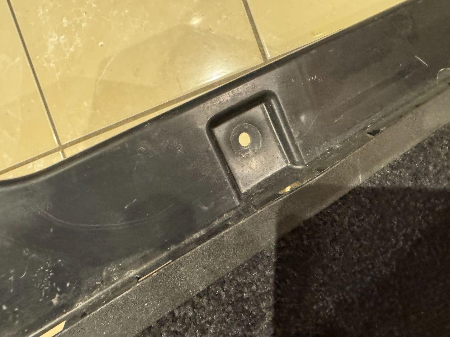 RANGE ROVER L405 4.4 SDV8 REAR TAILGATE LOWER CARPET TRIM EBONY CK52425A92A