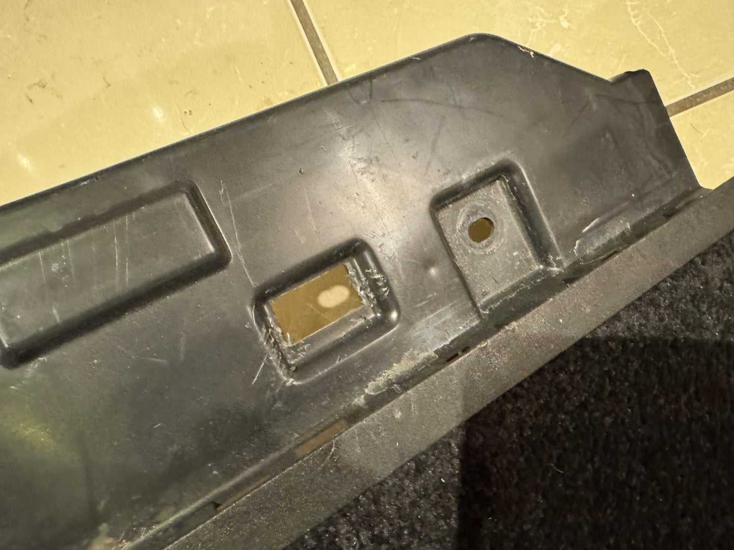 RANGE ROVER L405 4.4 SDV8 REAR TAILGATE LOWER CARPET TRIM EBONY CK52425A92A