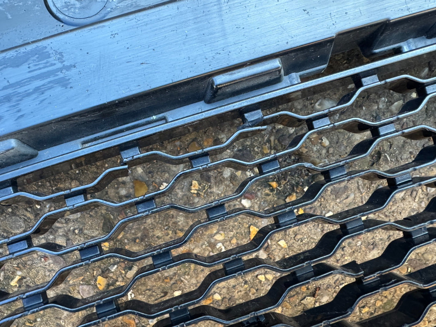 RANGE ROVER EVOQUE L551  2018-2024 GENUINE FRONT BUMPER LOWER GRILLE