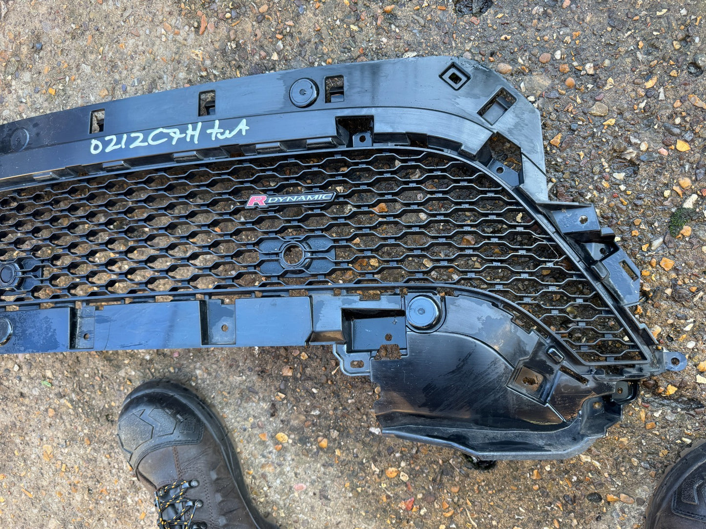 RANGE ROVER EVOQUE L551  2018-2024 GENUINE FRONT BUMPER LOWER GRILLE