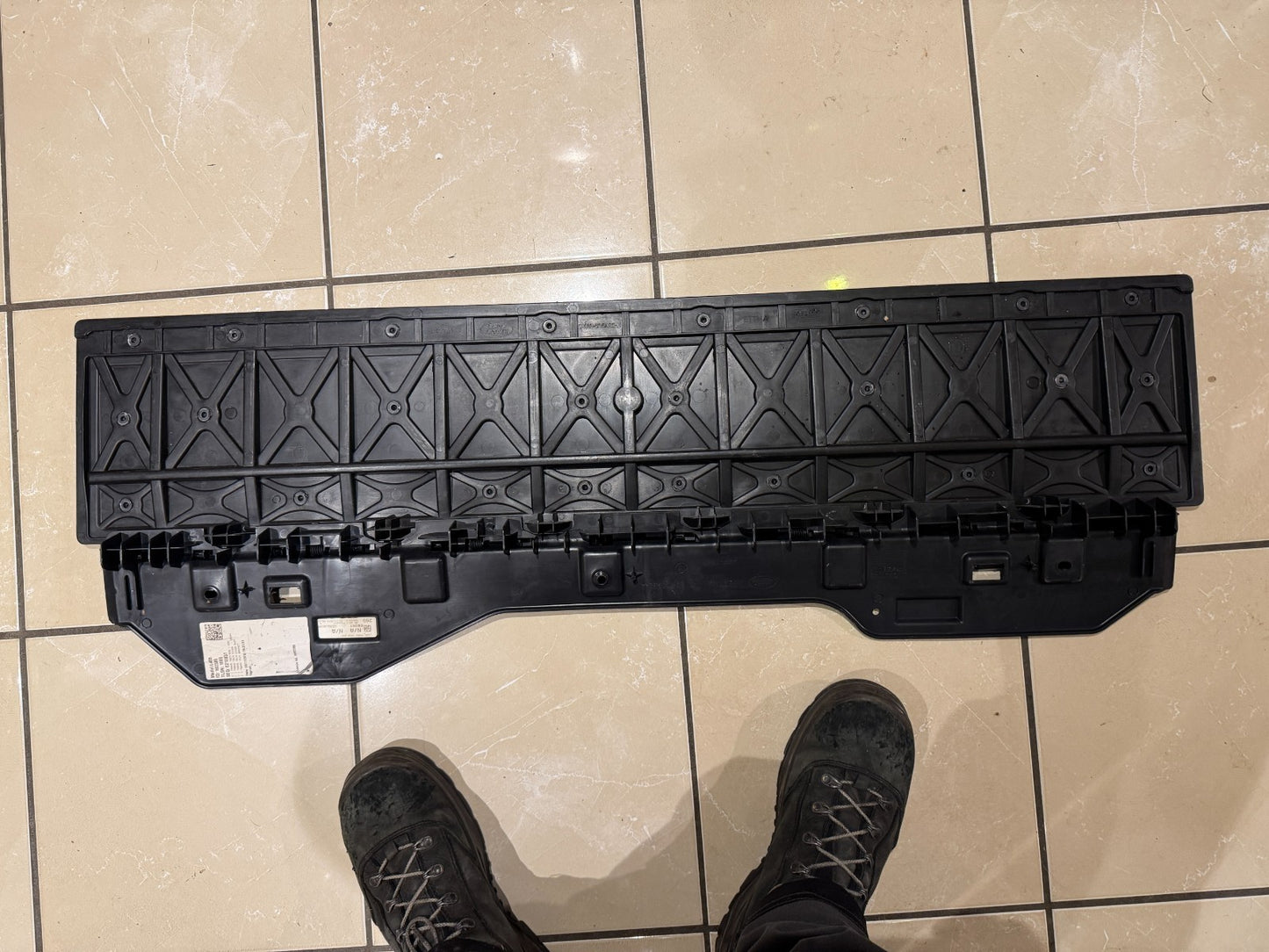 RANGE ROVER L405 4.4 SDV8 REAR TAILGATE LOWER CARPET TRIM EBONY CK52425A92A