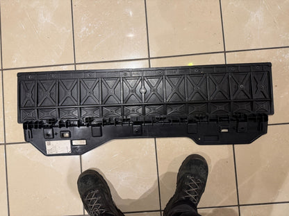 RANGE ROVER L405 4.4 SDV8 REAR TAILGATE LOWER CARPET TRIM EBONY CK52425A92A