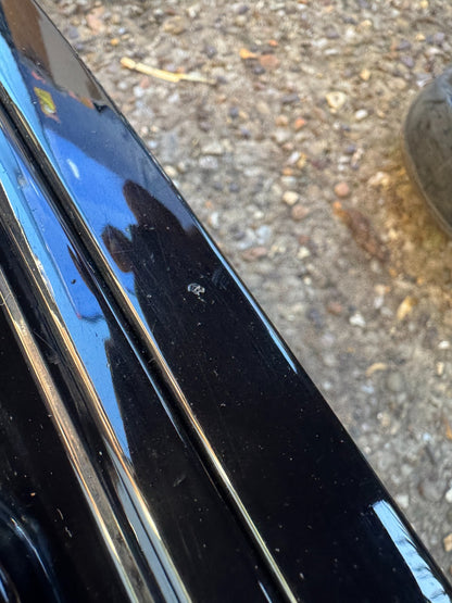 RANGE ROVER EVOQUE L551 FRONT BUMPER GRILL K8D28200 scratches/broken pin