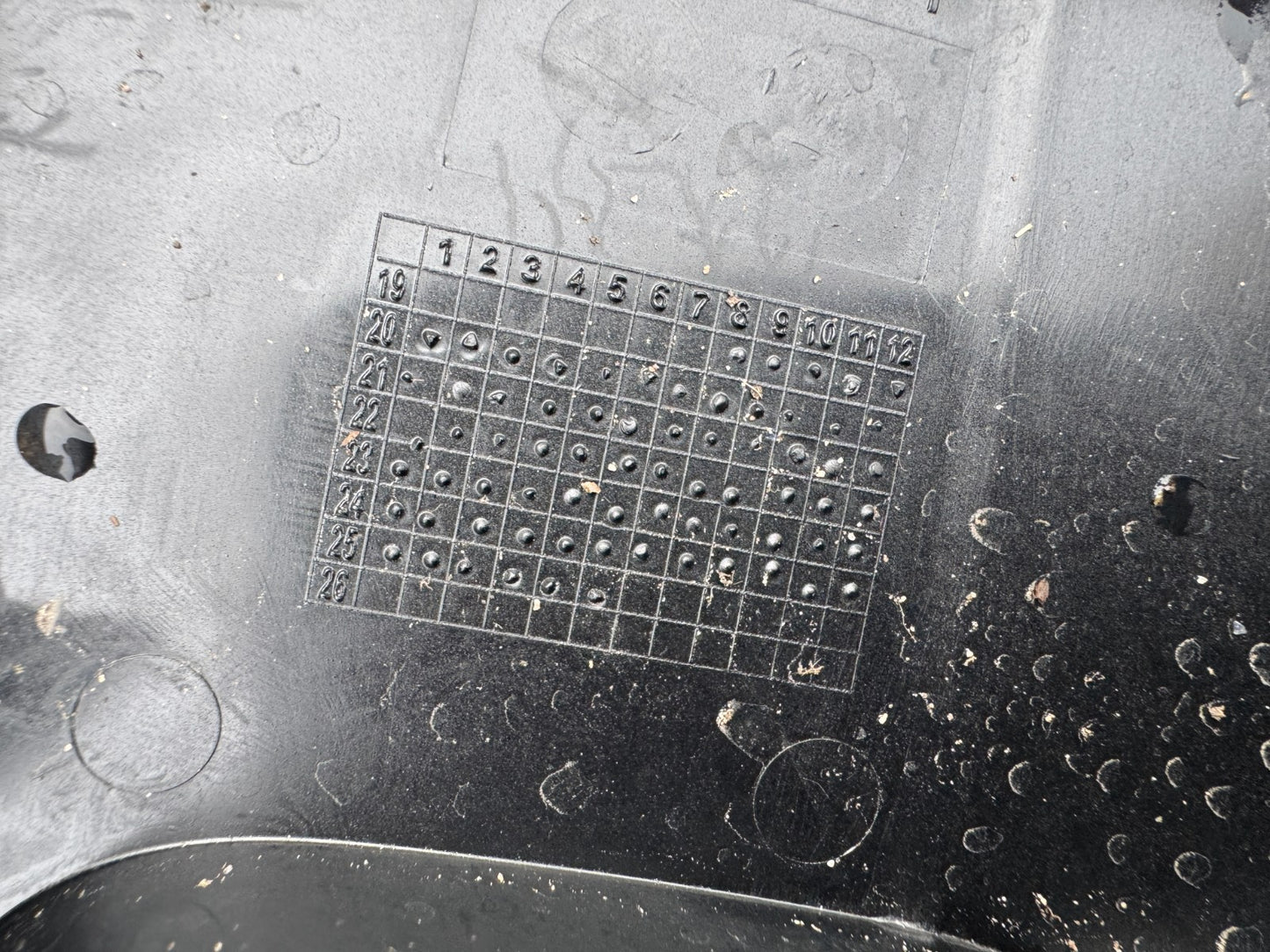 2025 GENUINE LAND ROVER DEFENDER L663 REAR LEFT BLACK LIGHT TRIM 2020+ 00211193