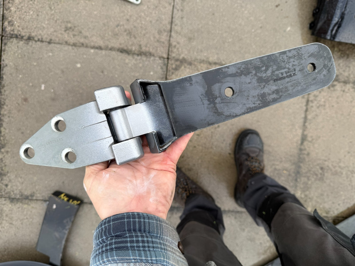 Jeep Wrangler 2021 tailgate trunk boot hinge 68282145AB 2 available