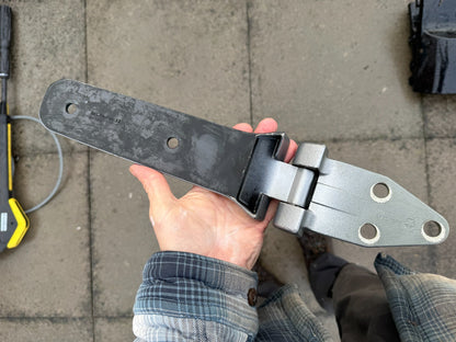 Jeep Wrangler 2021 tailgate trunk boot hinge 68282145AB 2 available