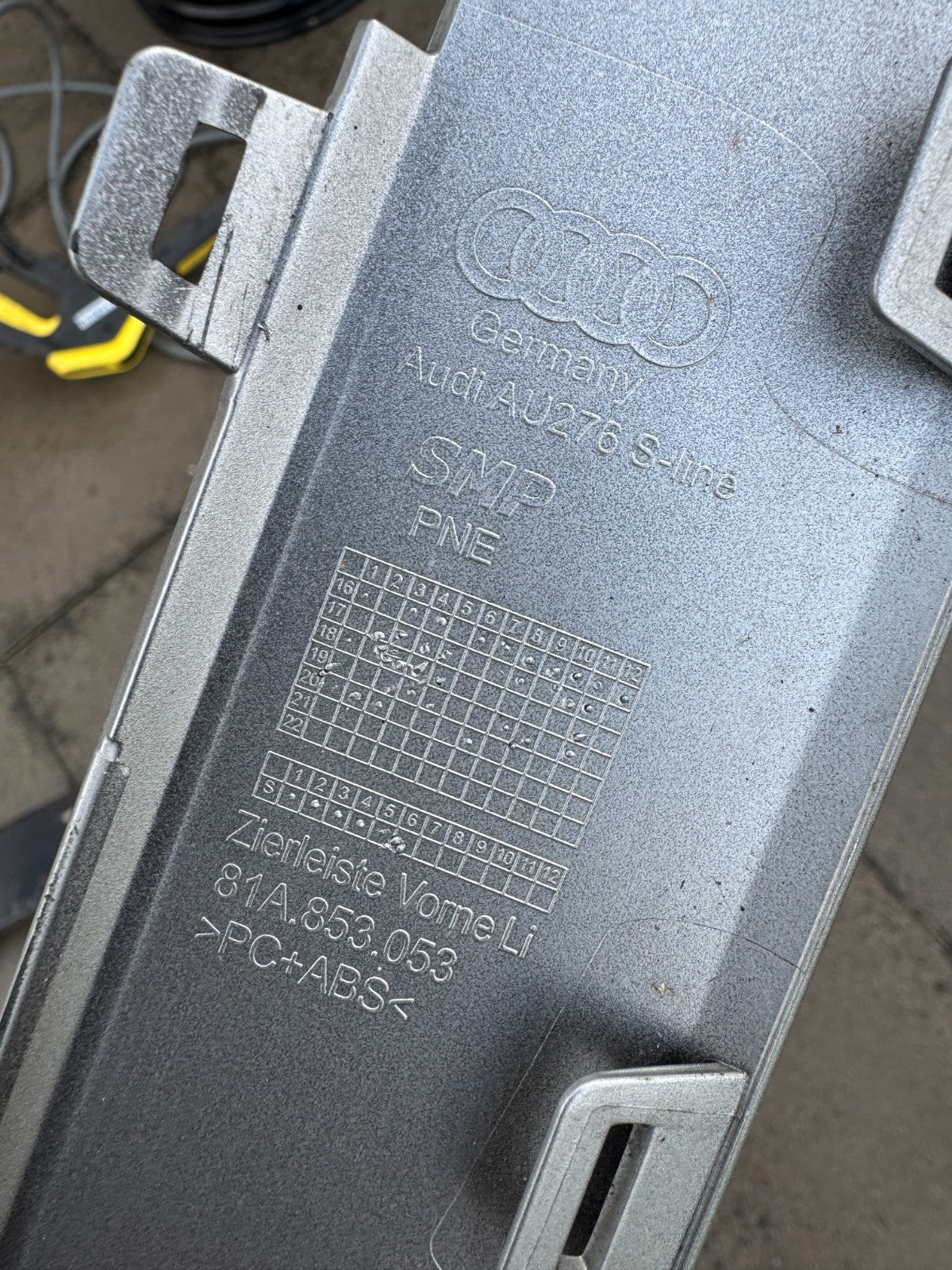 GENUINE AUDI Q2 FRONT BUMPER LOWER SIDE GRILL TRIM LEFT N/S SELENITE SILVER