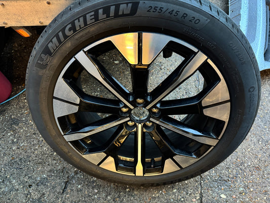 1x 2025 VOLVO 20" XC 60 alloy wheel 32461367 Original 20x8J and 6mm tyre