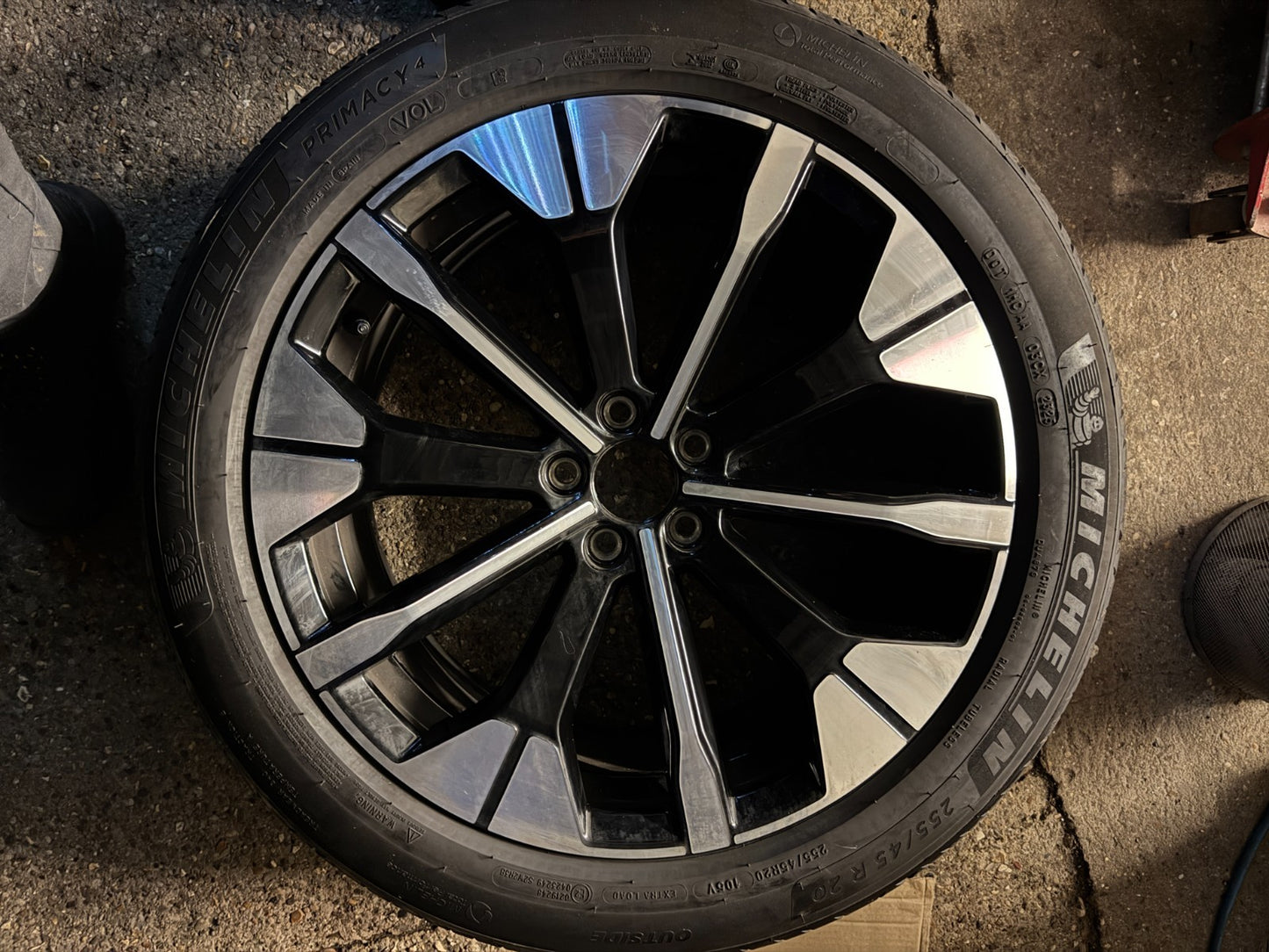 1x 2025 VOLVO 20" XC 60 alloy wheel 32461367 Original 20x8J and 6mm tyre