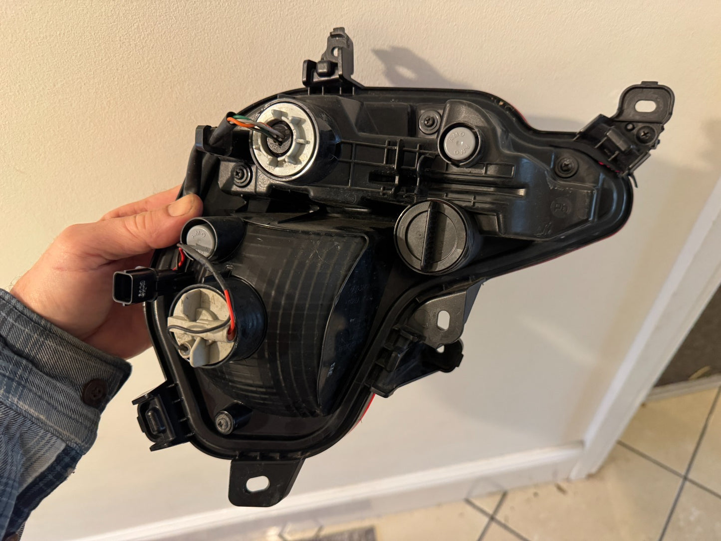 HYUNDAI TUCSON NX4 2020+ REAR LIGHT DRIVER SIDE GENUINE DAMAGED 92406-N7400