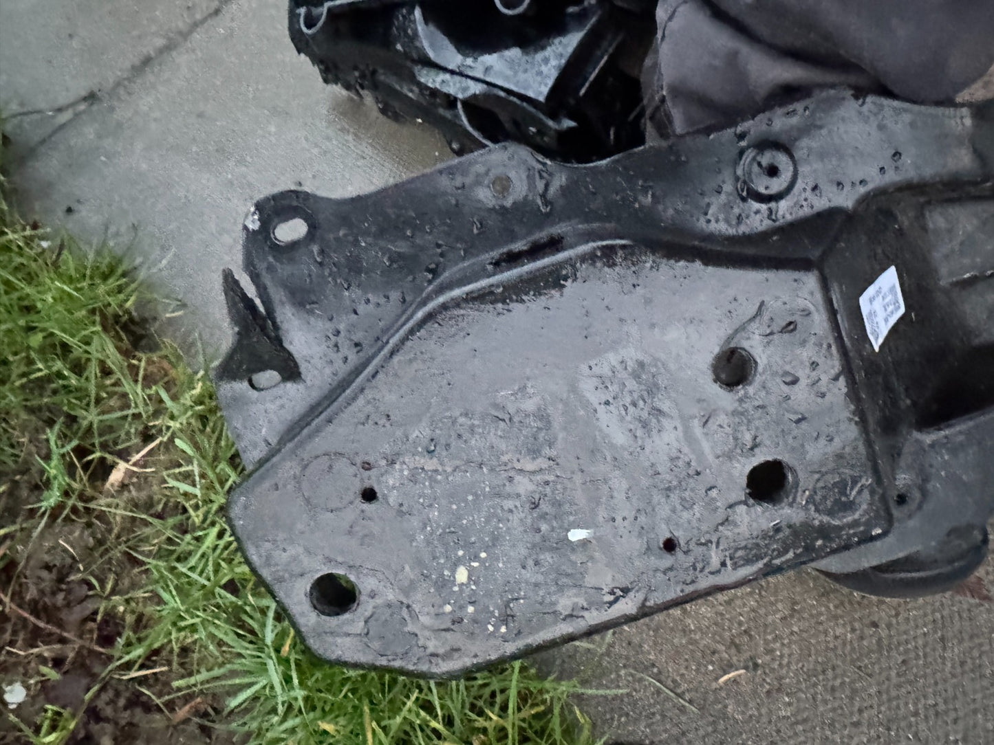 GENUINE KIA XCEED 2019-2023 REAR BUMPER REINFORCEMENT BAR, P/N 86631-J7CA0