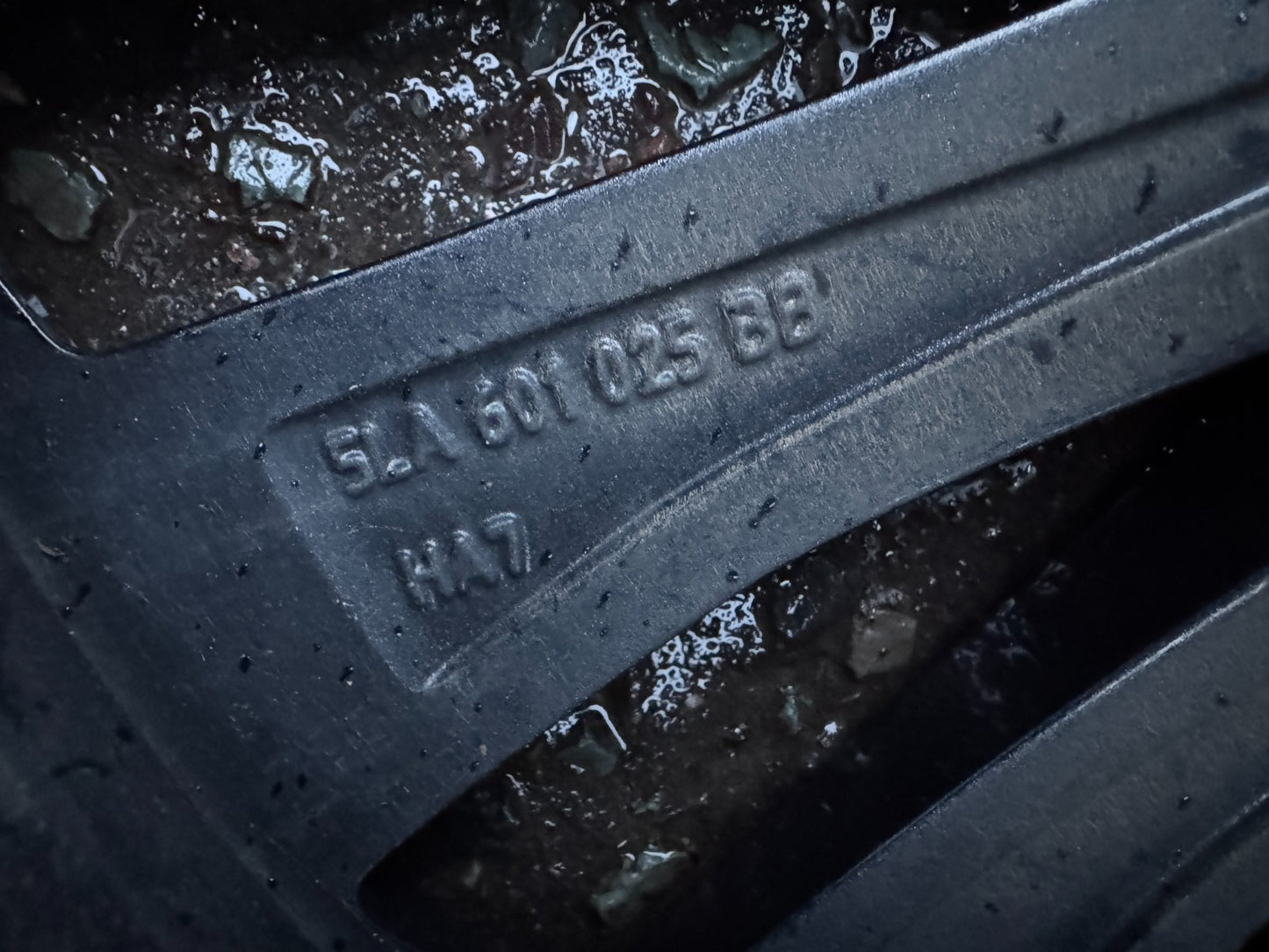 1x 20" 9J Skoda Enyaq iV electric SUV "Neptune" alloy wheel 5la601025at inc TYRE