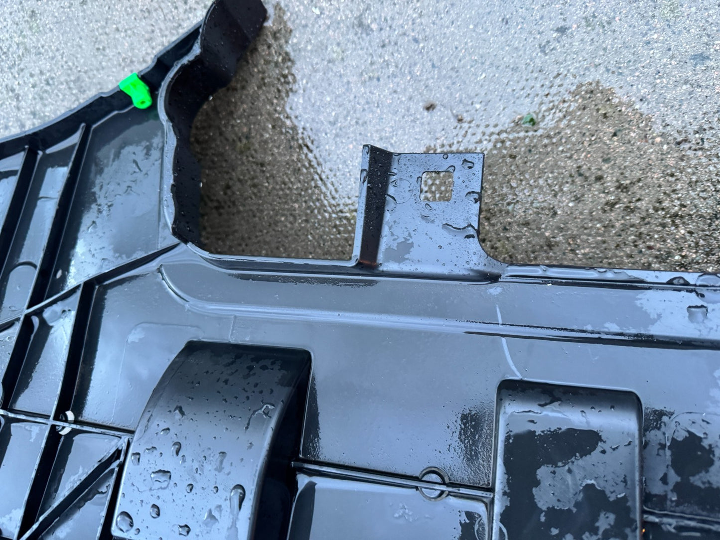 2025 Volvo XC60 Front Bumper Under Tray 2022 ON 32399301 Genuine