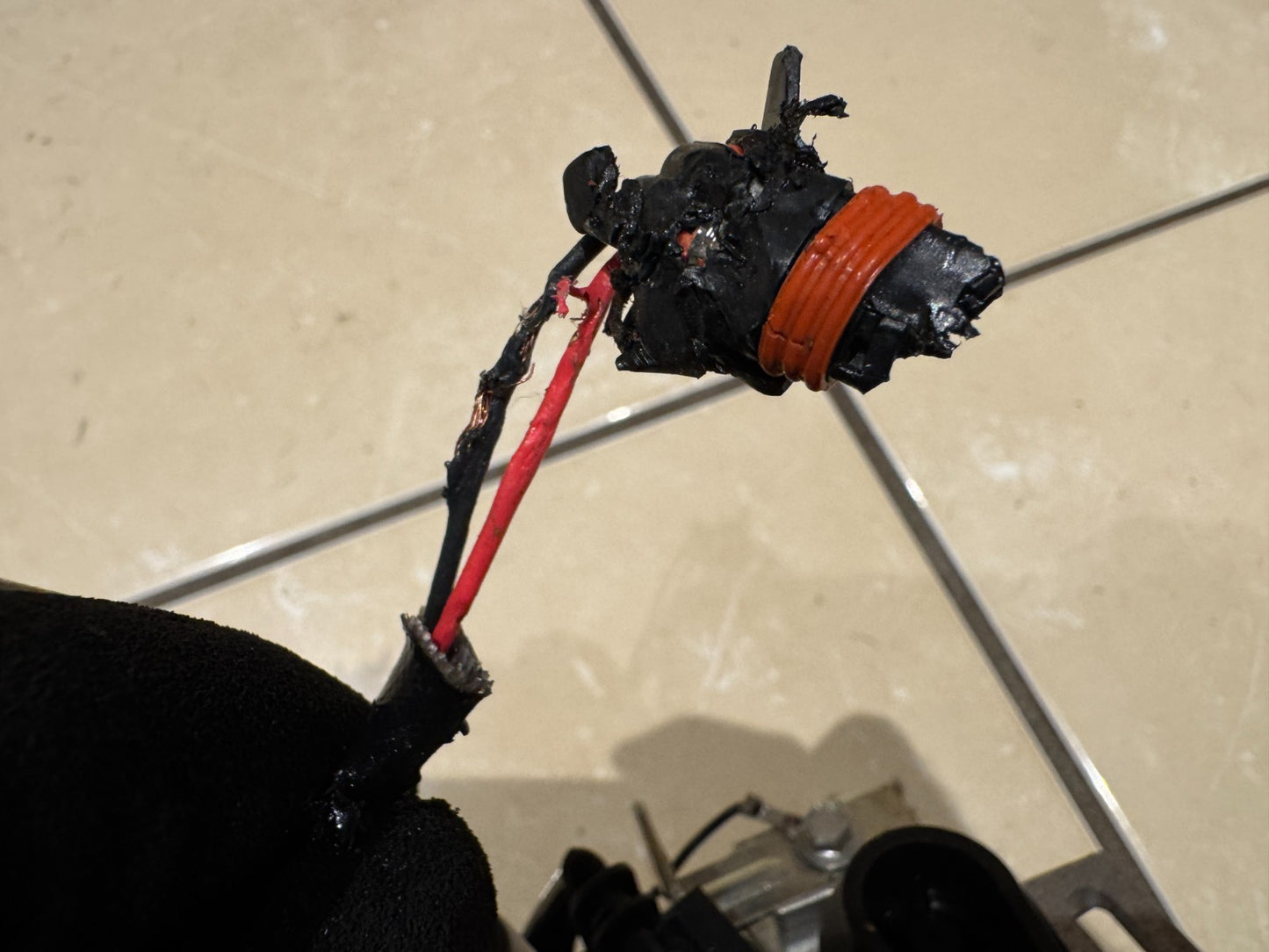 2024 MK7219D629BA MK72-19D629-BA COMPRESSORE AC CLIMA LAND ROVER DAMAGED