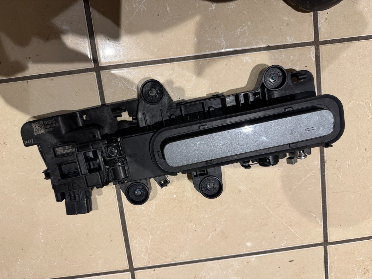 Polestar Polestar 4 Front Door Exterior Handle Left 2024 (23-25) Scratched