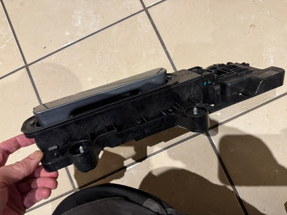 Polestar Polestar 4 Front Door Exterior Handle Left 2024 (23-25) Scratched