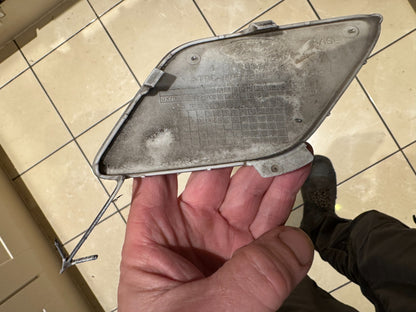 JX7B-17A989-S GENUINE FORD FOCUS ST LINE FRONT BUMBER TOW EYE COVER VERY GOOD