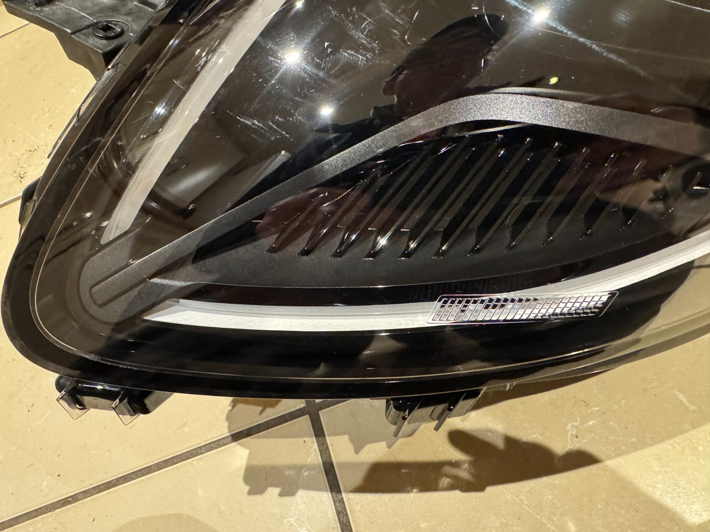 Genuine FORD PUMA LEFT LED HEADLIGHT R1TB-13E015-BB GENUINE 2024 2025 Damaged