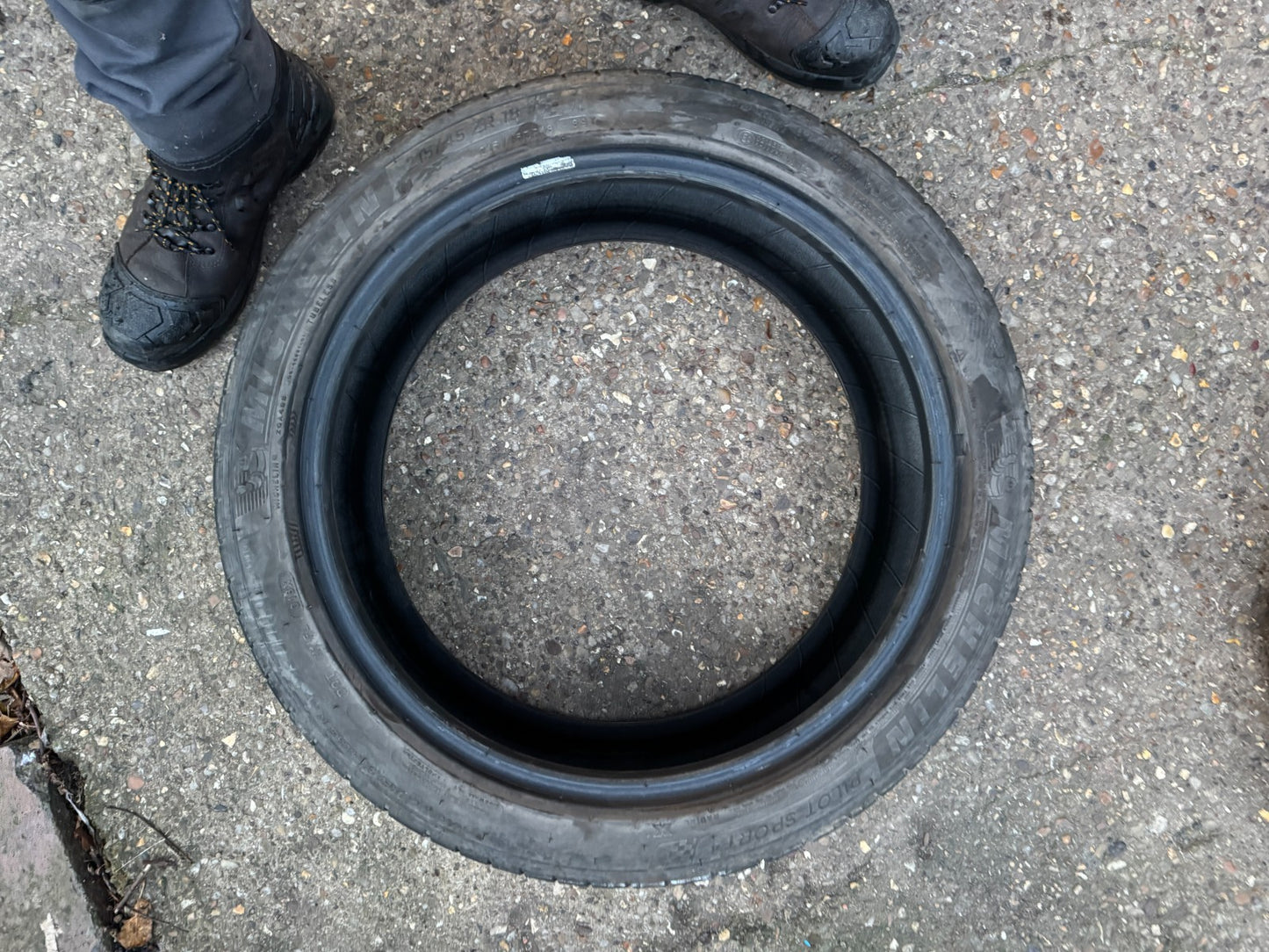 215/45 ZR18 89Y MICHELIN PILOT SPORT 4 | DoT3321 | 5mm 215 45 18 tyre