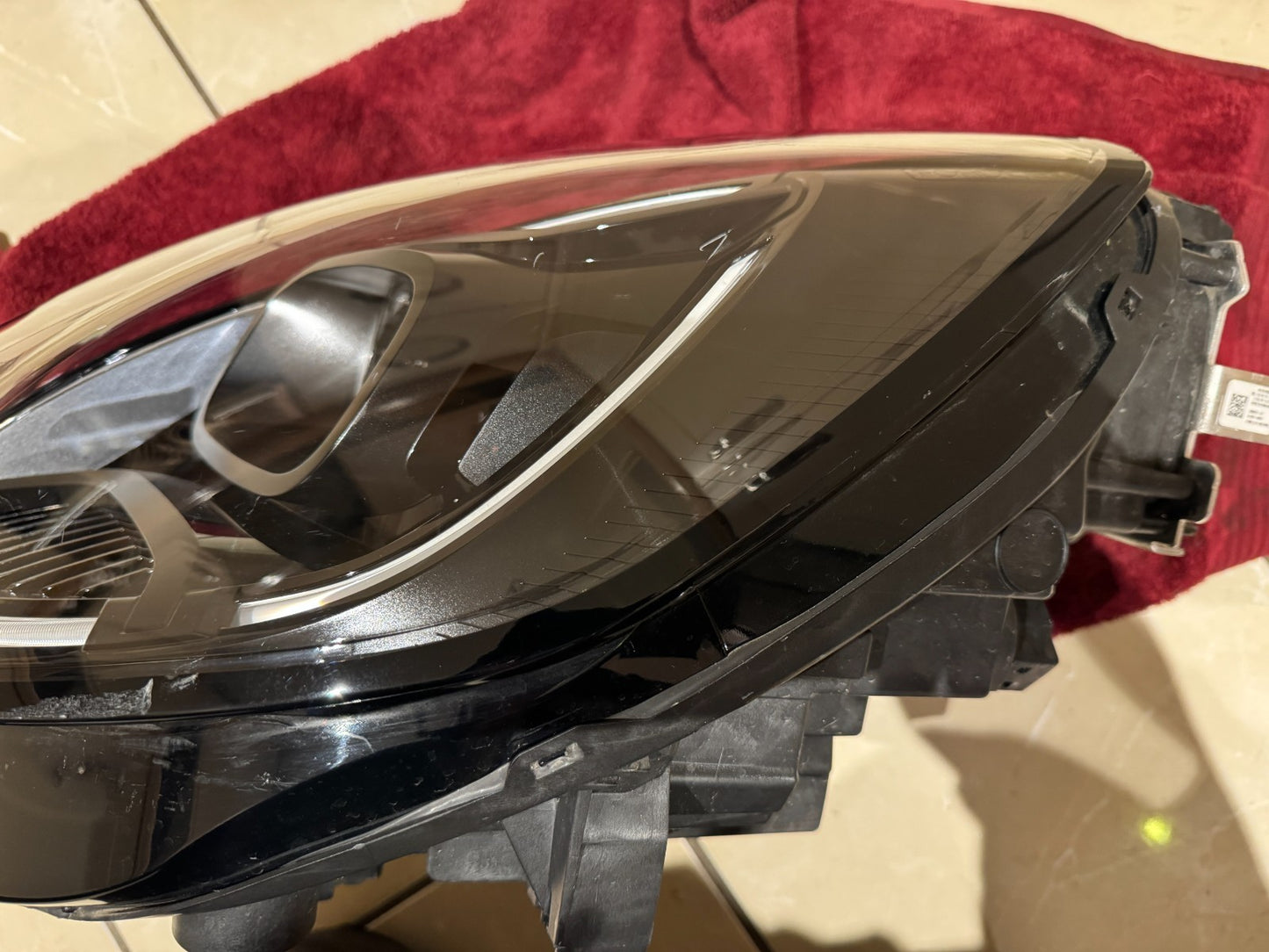 Genuine FORD PUMA LEFT LED HEADLIGHT R1TB-13E015-BB GENUINE 2024 2025 Damaged