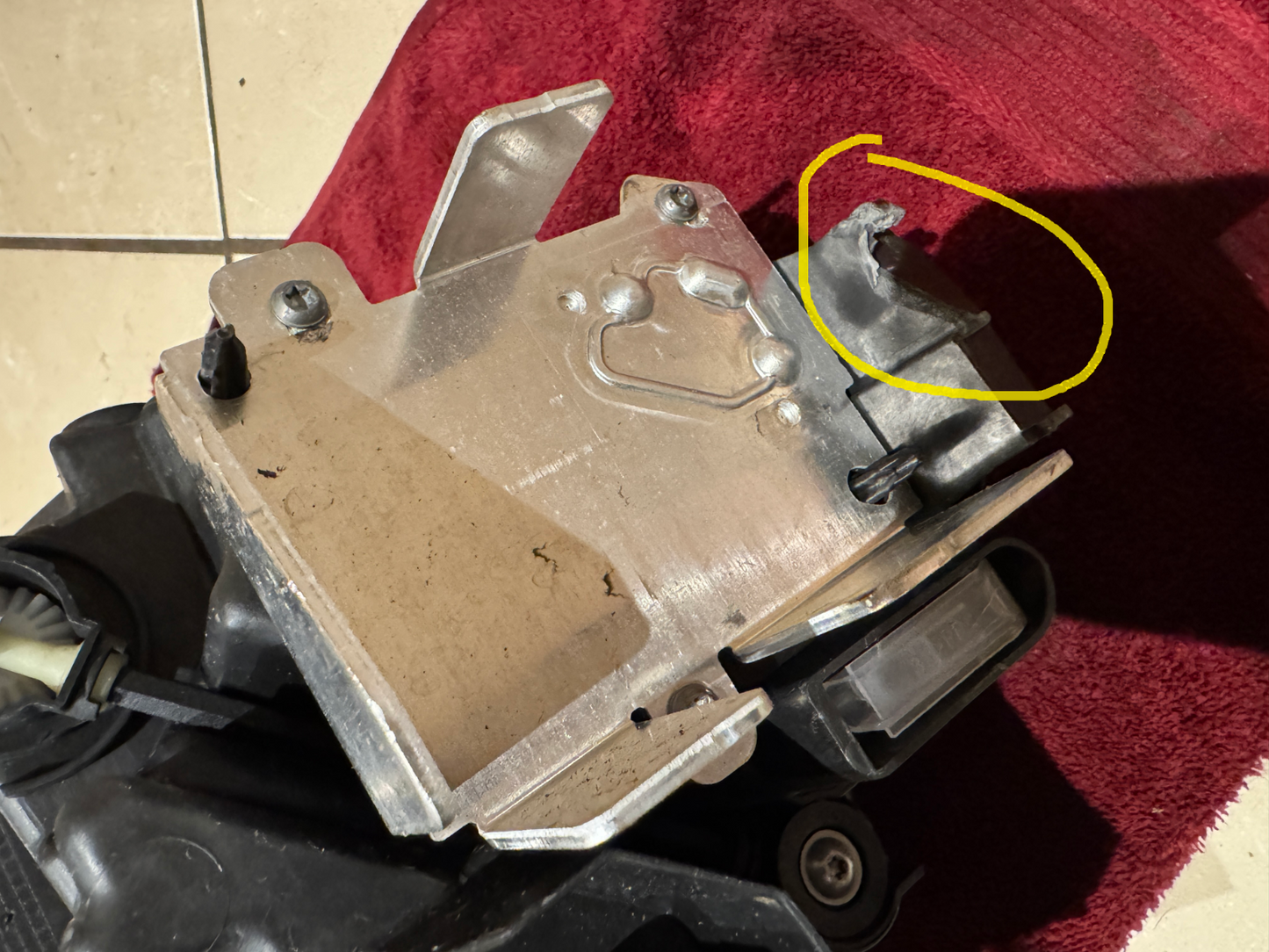 Genuine FORD PUMA LEFT LED HEADLIGHT R1TB-13E015-BB GENUINE 2024 2025 Damaged