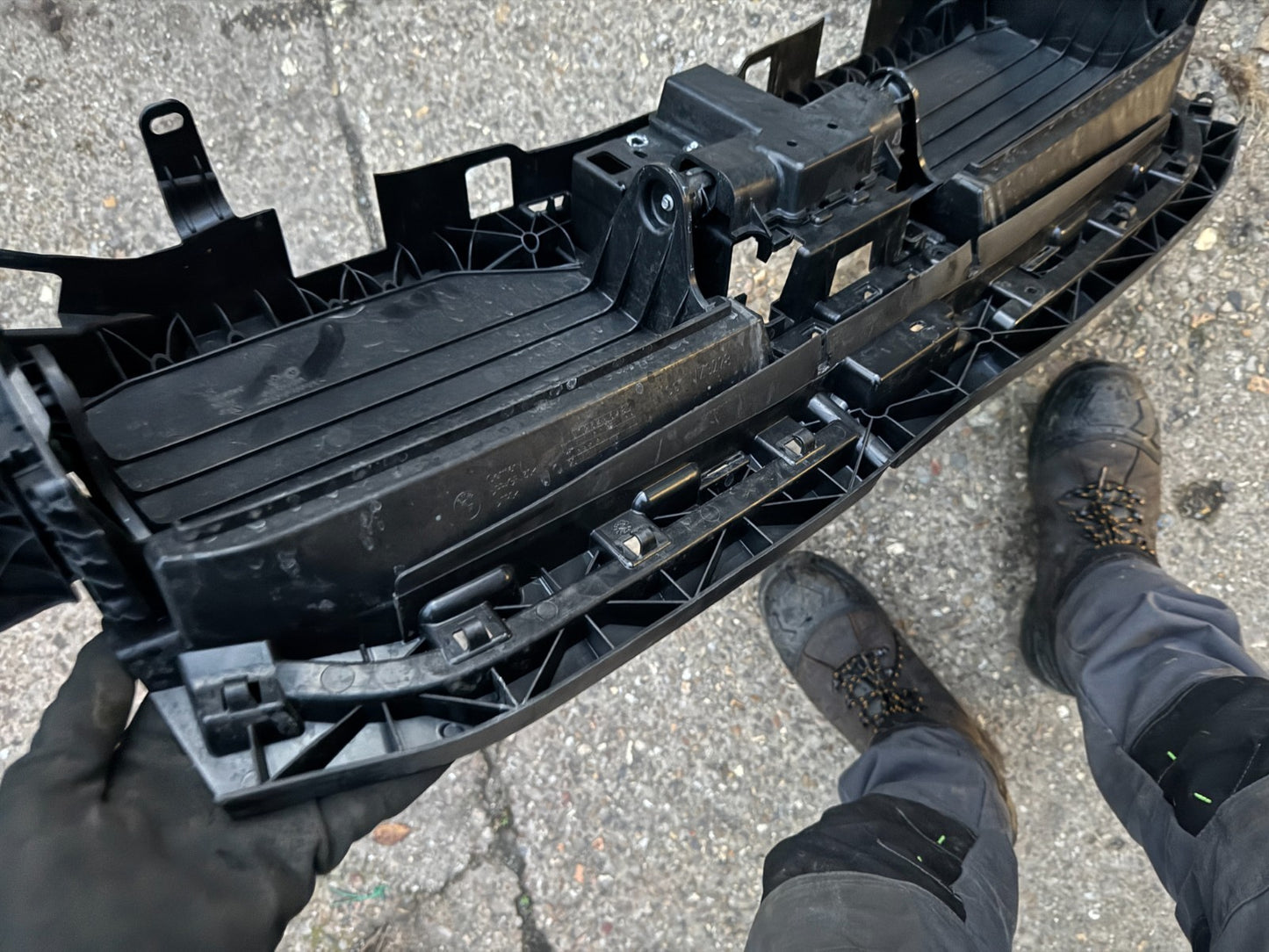 BMW X2 U10 2023 ON GENUINE FRONT BLIND SURROUND - WZ3228