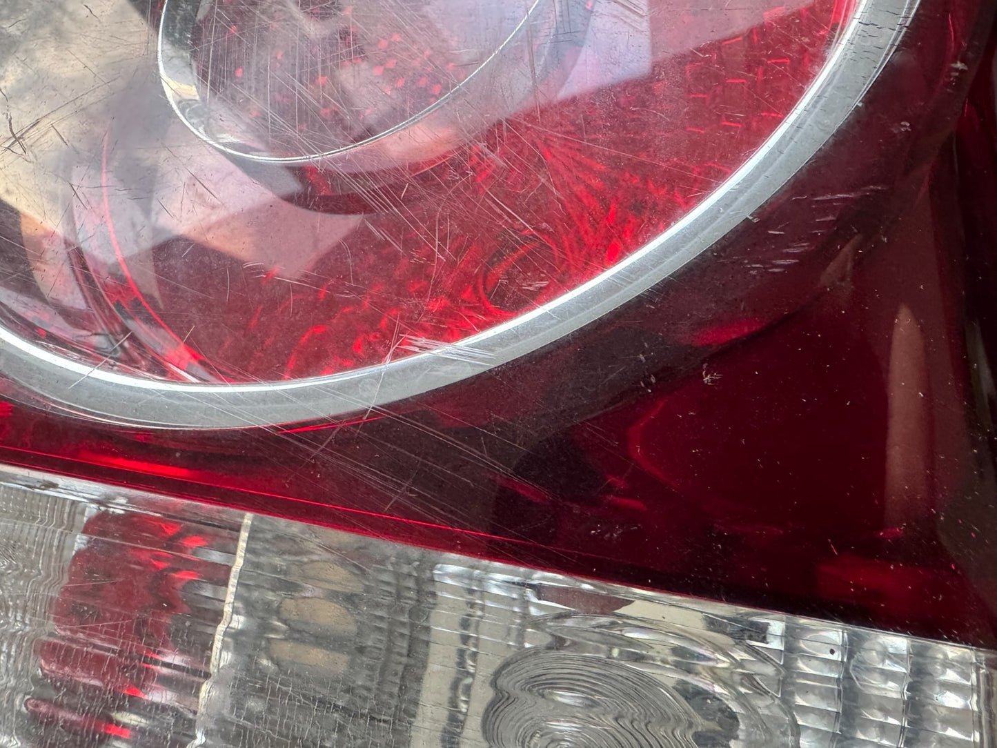 2008 Volkswagen Polo REAR/TAIL LIGHT RIGHT SIDE scratched 606945096AA