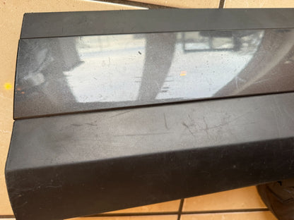 RANGE ROVER EVOQUE L551 2019 FRONT RIGHT LOWER DOOR MOULDING K8D221064 SCRATCHED