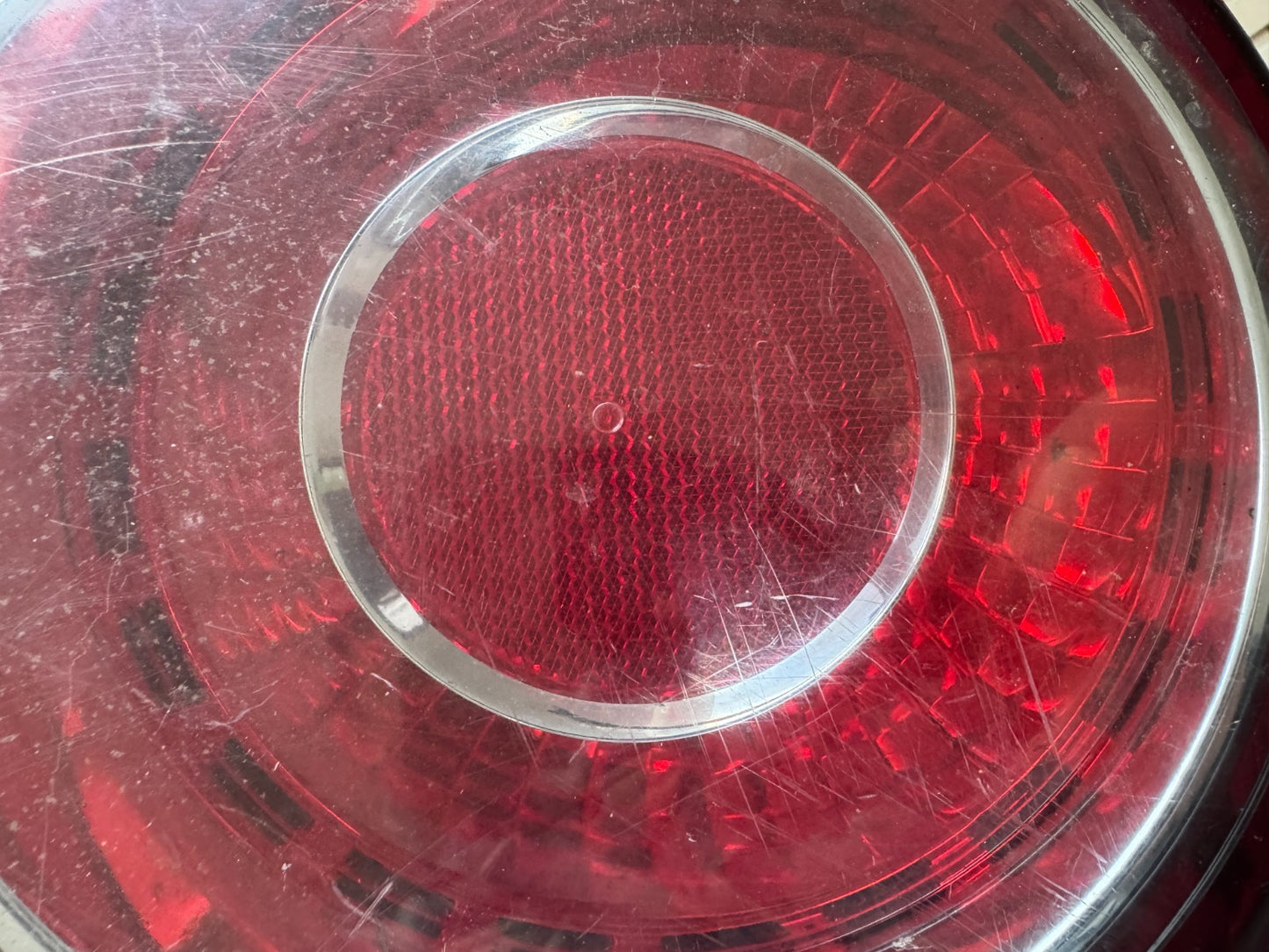 2008 Volkswagen Polo REAR/TAIL LIGHT RIGHT SIDE scratched 606945096AA