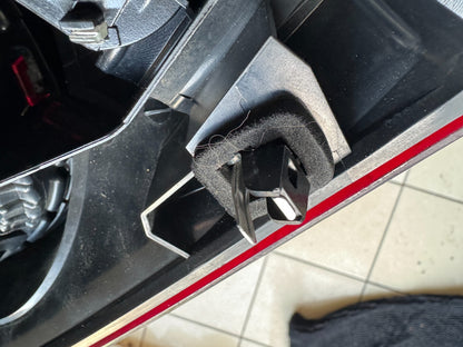 2008 Volkswagen Polo REAR/TAIL LIGHT RIGHT SIDE scratched 606945096AA