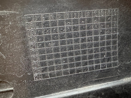 RANGE ROVER EVOQUE L551 2019 FRONT RIGHT LOWER DOOR MOULDING K8D221064 SCRATCHED