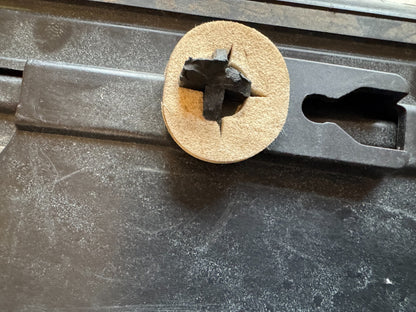 RANGE ROVER EVOQUE L551 2019 FRONT RIGHT LOWER DOOR MOULDING K8D221064 SCRATCHED