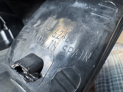 2008 Volkswagen Polo REAR/TAIL LIGHT RIGHT SIDE scratched 606945096AA