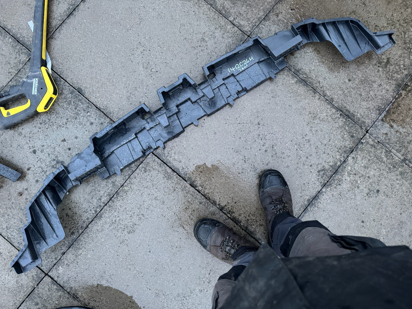 RANGE ROVER L460 2022-25 GENUINE FRONT BUMPER IMPACT ABSORBER M8E217A793A