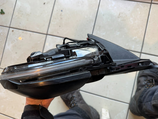 2022 HYUNDAI TUCSON WING MIRROR LEFT 87620-N7210 8 WIRE CONNECTOR GENUINE