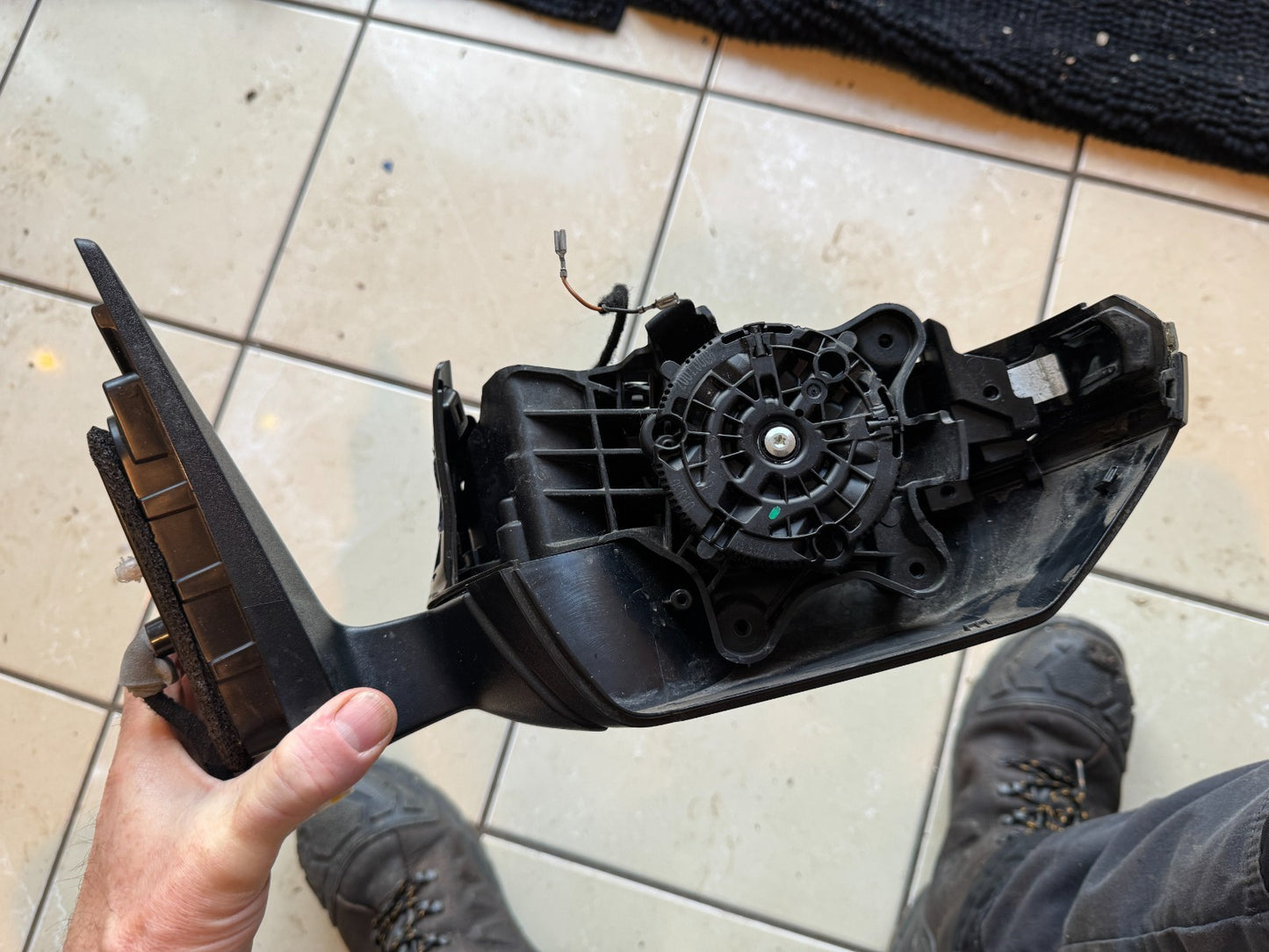 2022 HYUNDAI TUCSON WING MIRROR LEFT 87620-N7210 8 WIRE CONNECTOR GENUINE