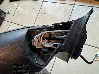 2022 HYUNDAI TUCSON WING MIRROR LEFT 87620-N7210 8 WIRE CONNECTOR GENUINE