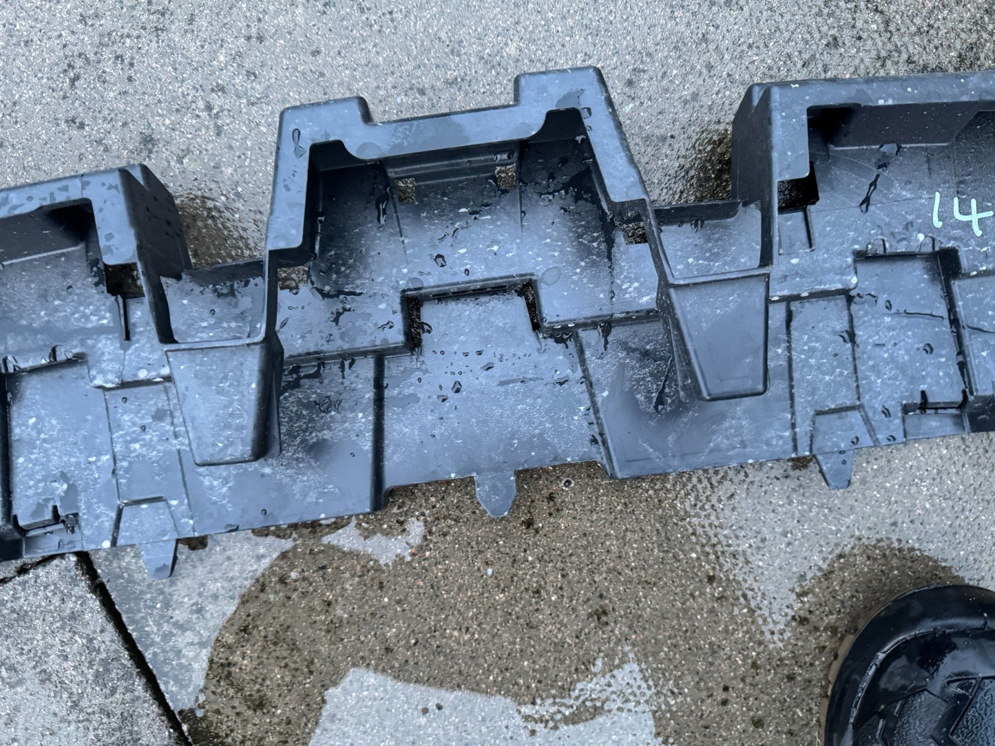 RANGE ROVER L460 2022-25 GENUINE FRONT BUMPER IMPACT ABSORBER M8E217A793A