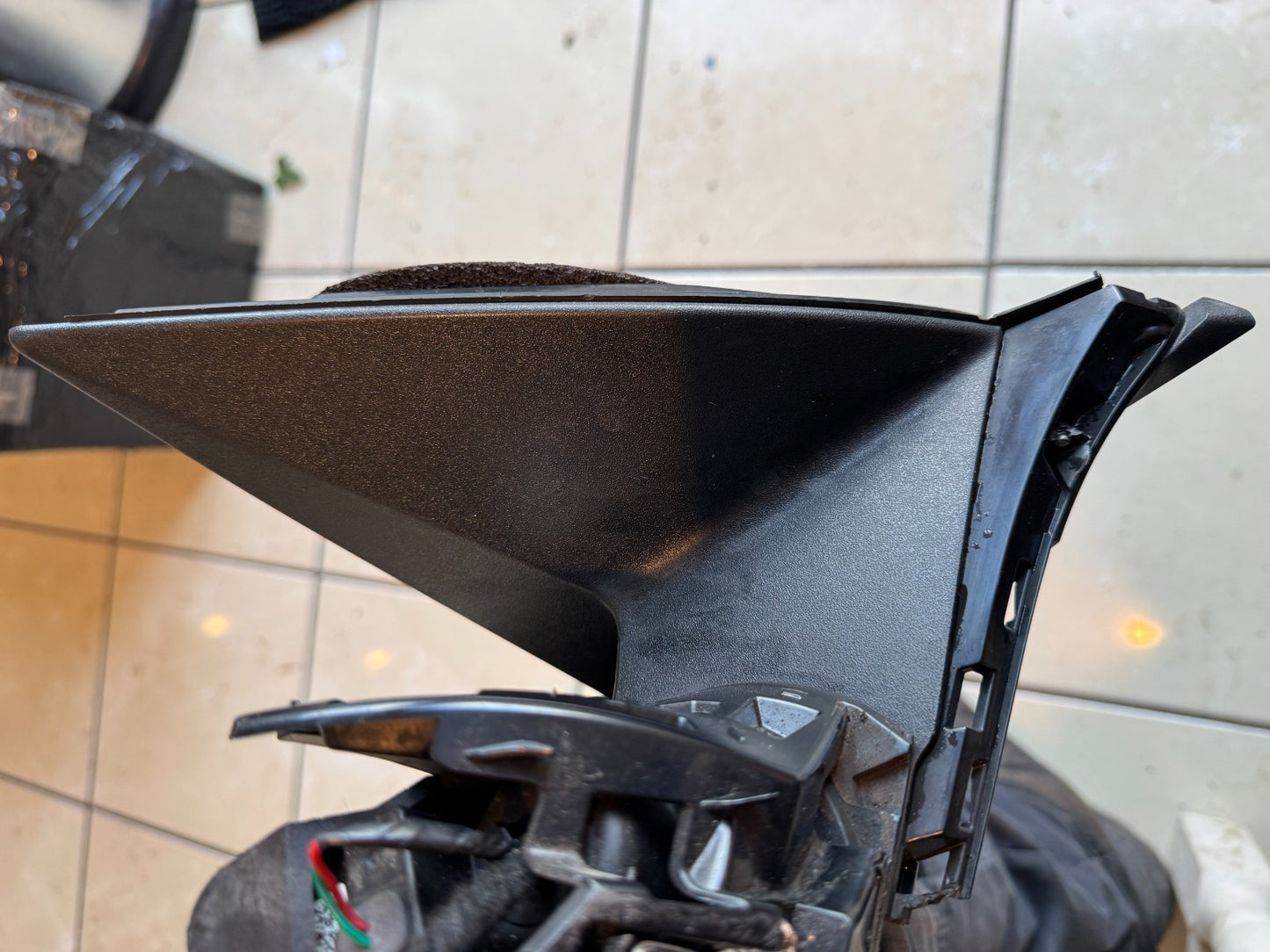 2022 HYUNDAI TUCSON WING MIRROR LEFT 87620-N7210 8 WIRE CONNECTOR GENUINE