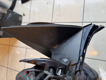 2022 HYUNDAI TUCSON WING MIRROR LEFT 87620-N7210 8 WIRE CONNECTOR GENUINE