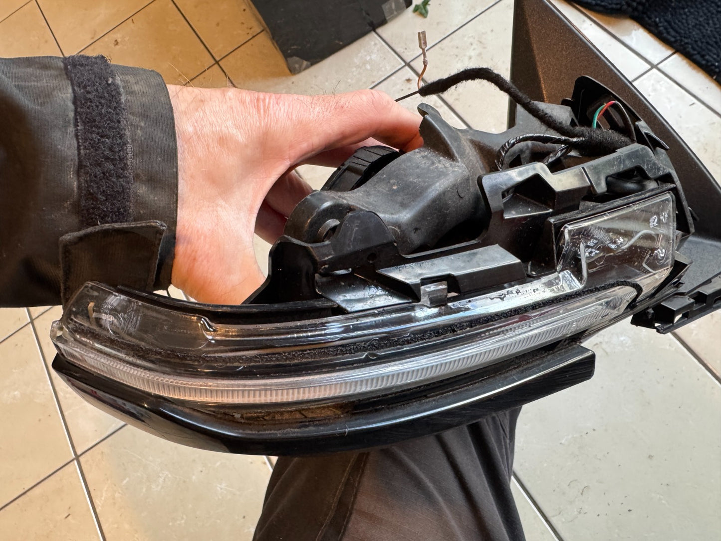 2022 HYUNDAI TUCSON WING MIRROR LEFT 87620-N7210 8 WIRE CONNECTOR GENUINE