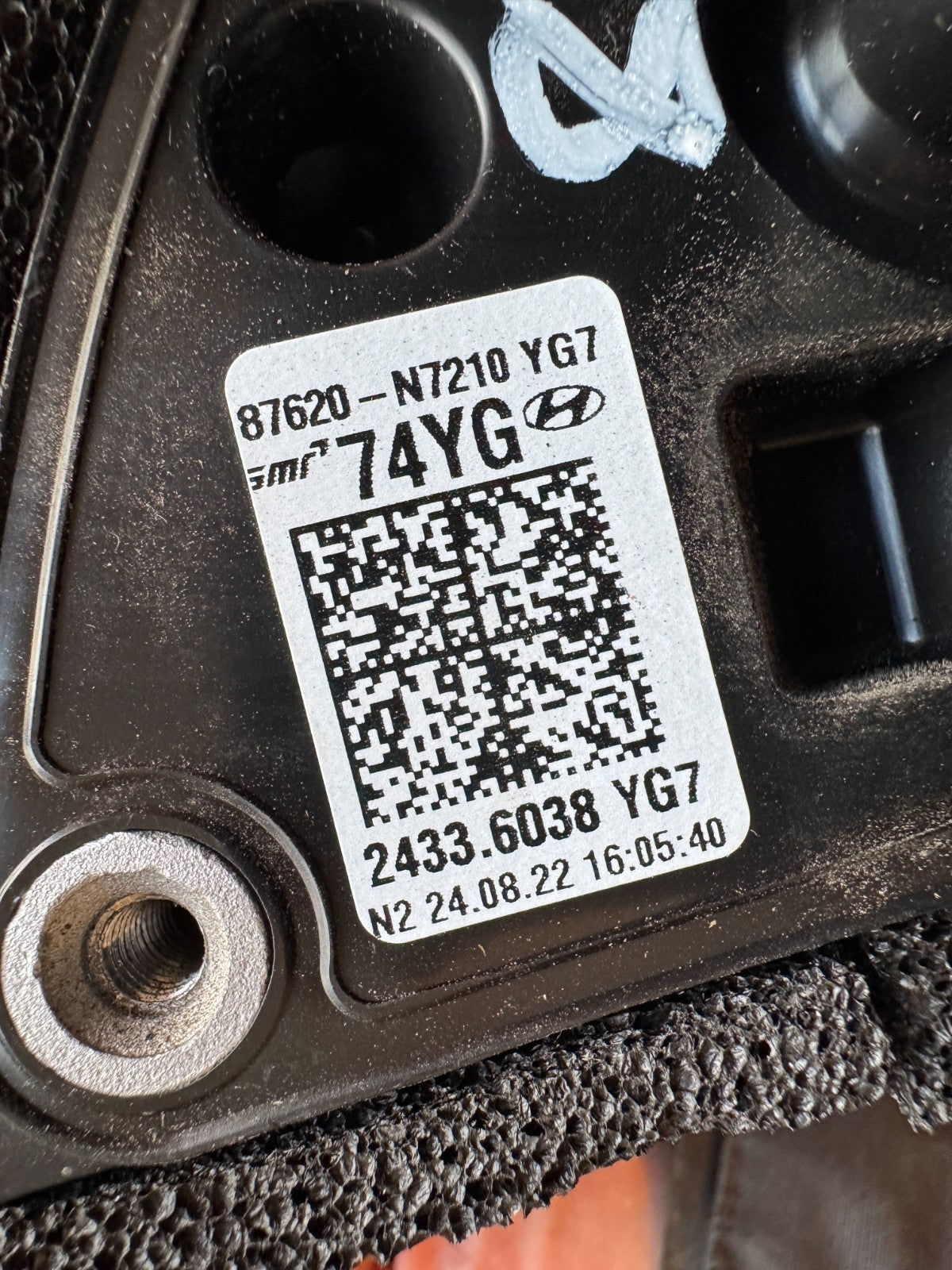 2022 HYUNDAI TUCSON WING MIRROR LEFT 87620-N7210 8 WIRE CONNECTOR GENUINE