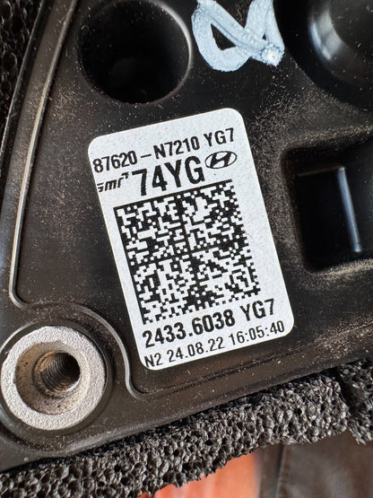 2022 HYUNDAI TUCSON WING MIRROR LEFT 87620-N7210 8 WIRE CONNECTOR GENUINE