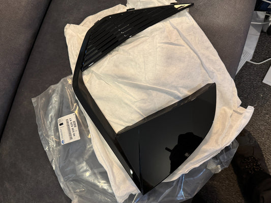 PEUGEOT 2008 MK2 FL 2023-ON RIGHT FRONT FOGLIGHT SURROUND TRIM 9852662880