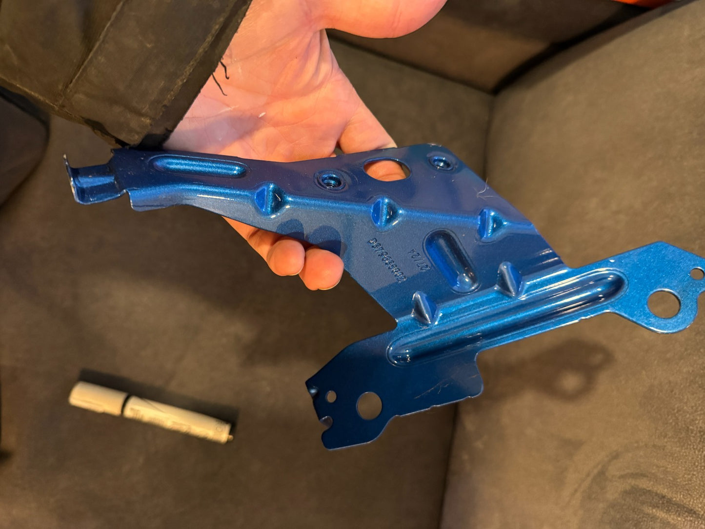 Peugeot 3008 II 5008 Fender Right Wing Bracket D379638G02