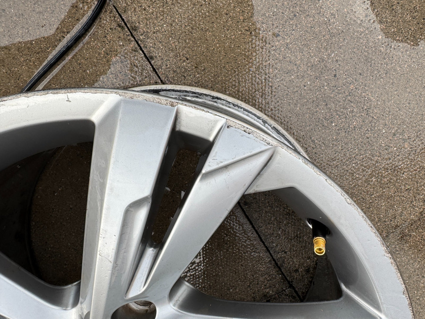 1x Genuine Volkswagen VW Golf MK8 R-Line 17” Alloy Wheel Rim 7.5Jx17 5H0601025AF