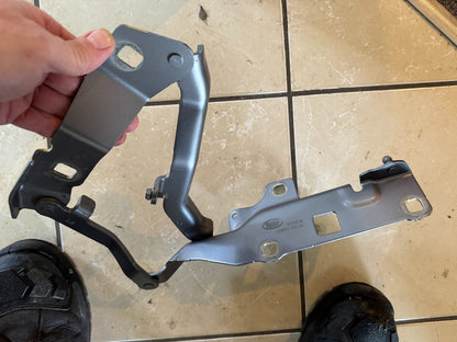 LAND ROVER DISCOVERY DISCO 5 HY3216801D LEFT BONNET HINGE NEXT DAY DELIVERY