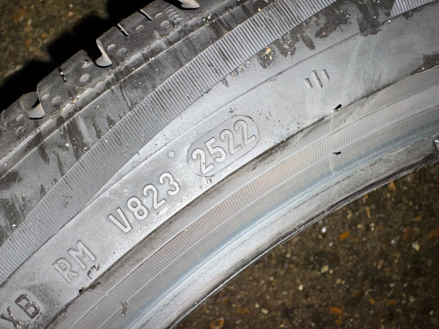 1x 255 40 R21 102V Pirelli Scorpion Zero M+S VOL 7mm 2522 no repairs. next day